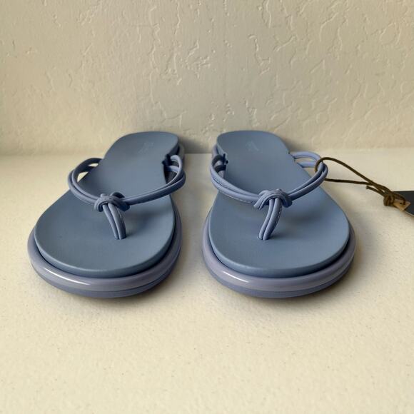 Olukai Aka Flip Flop Sandals Comfort Summer Beach Coastal Cloud Blue Size 10 NWT - Picture 4 of 10